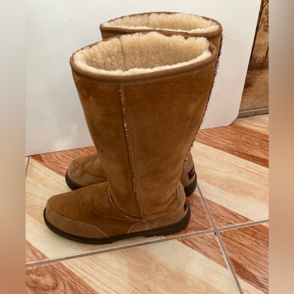 Embroidered ugg - Picture 9 of 9